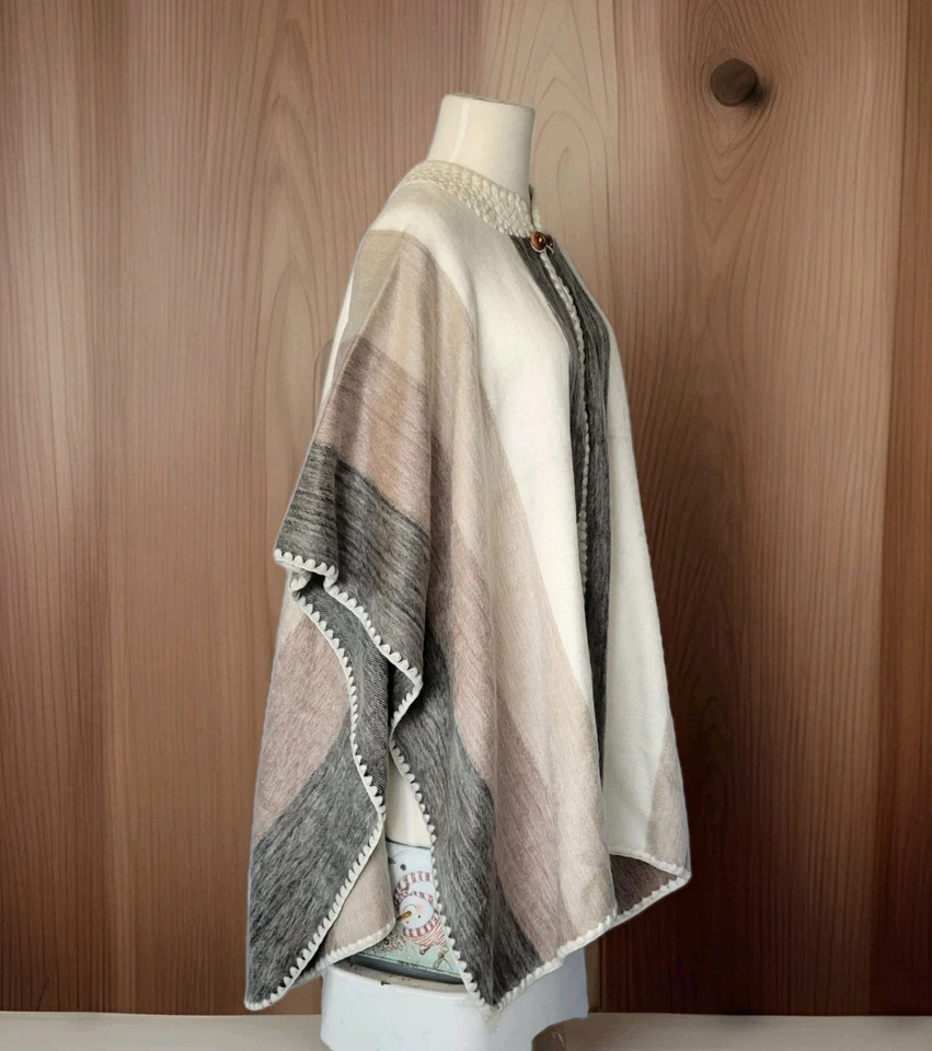 Lightweight BABY ALPACA Wool Hooded Poncho Pullover UNISEX Handmade in ECUADOR - Image 2 of 4