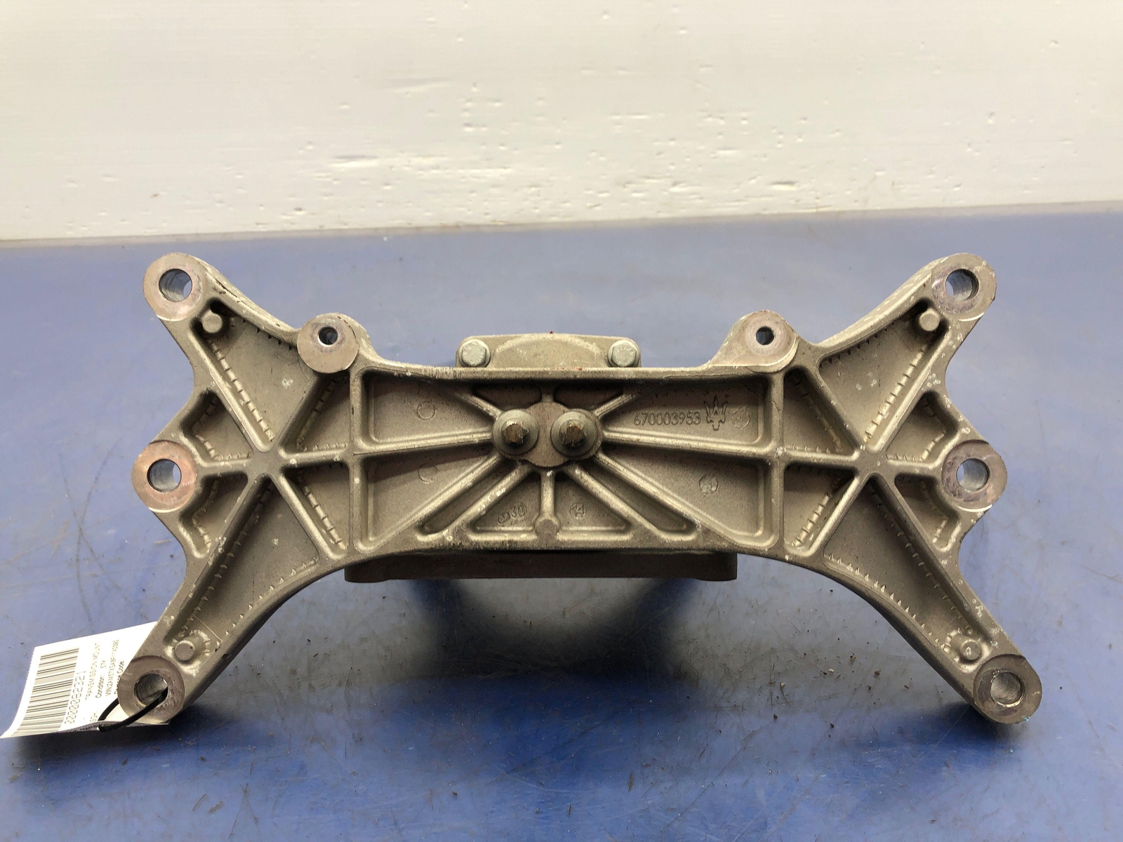 2014 - 2019 MASERATI GHIBLI M157 OEM RWD AUTO TRANSMISSION MOTOR MOUNT BRACKET