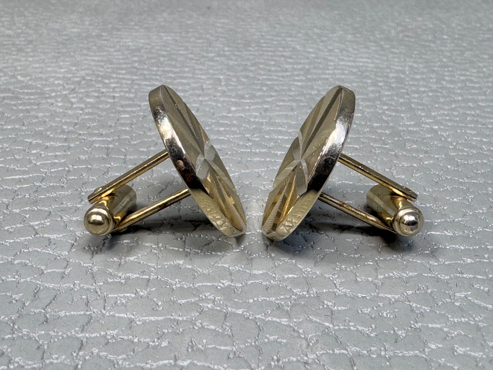 Vintage Concentric Circle Star Pattern Yellow Gol… - image 2