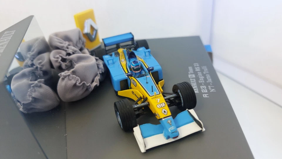 Universal Hobbies 1:43 Renault F1 R 23 Motore RS 23 Jarno Trulli in Scatola C... - Immagine 4 di 4