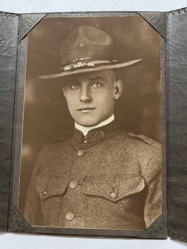 Vintage WW I Militär Foto hübscher männlicher Soldat, Armee, verträumte Augen