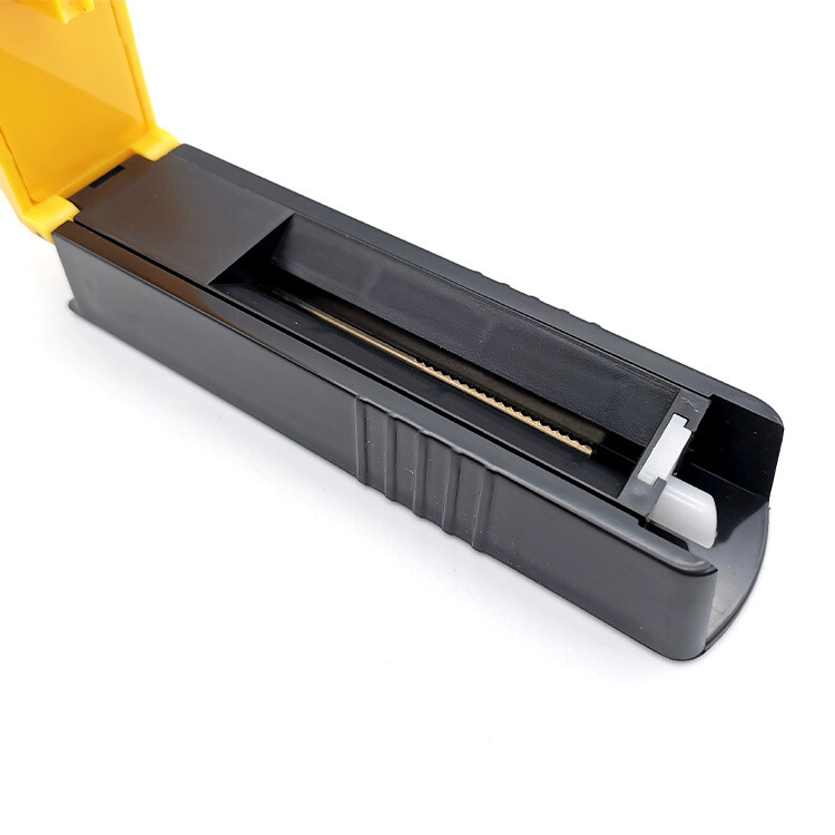 heater cigarette 31 May 2019, Saxony, Dresden: A man holds the electronic tobacco heater  IQOS (I quit ordinary smoking) of the tobacco group Philip Morris. The  electronic tobacco stick should not be confused with