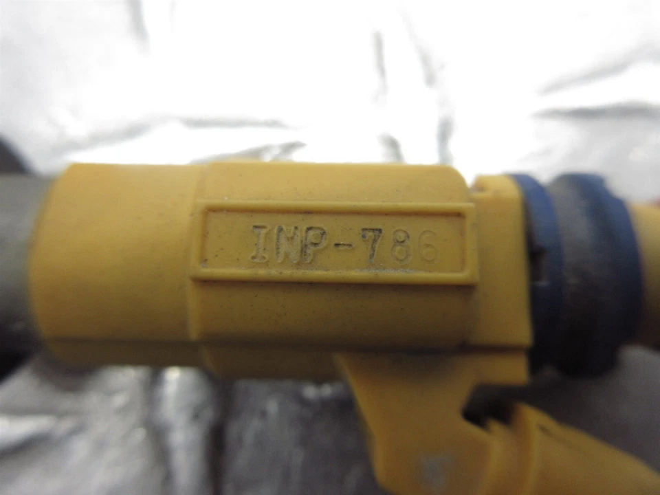 2000 99-08 Kawasaki Vulcan Classic VN1500 Fuel Gas Petrol Injector Nozzle Pair - Image 4 of 4
