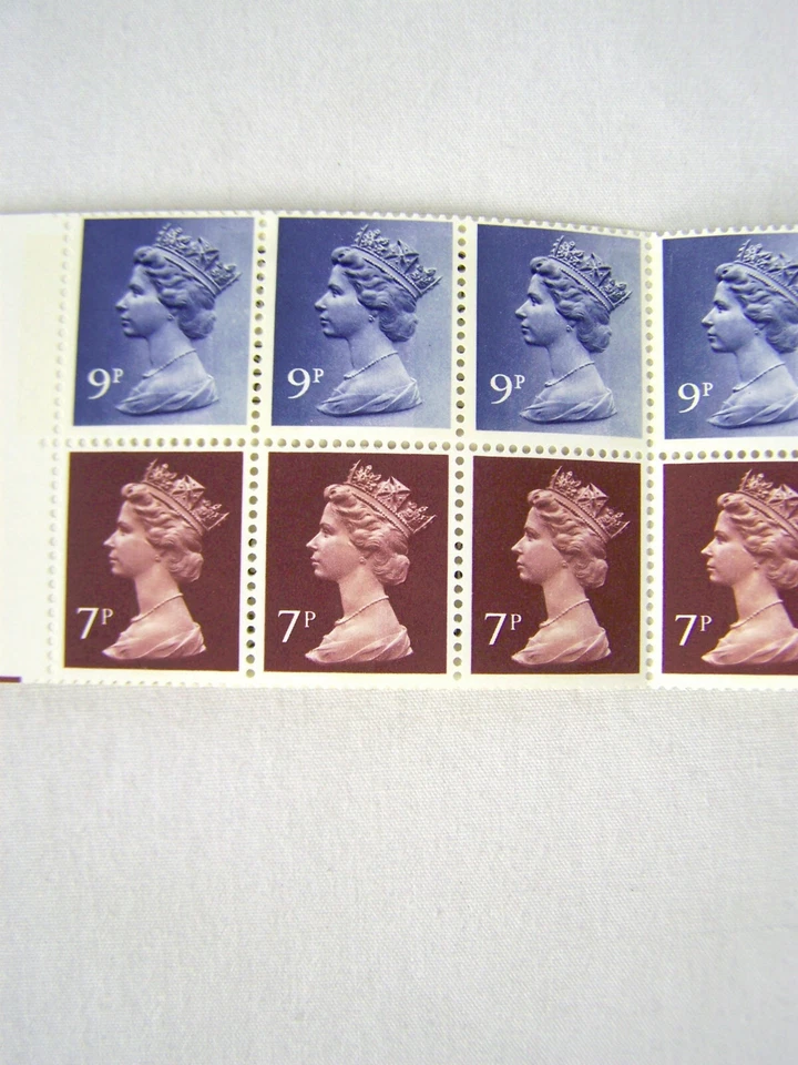 1978 Christmas Royal Mail Stamps Ten at 7p  Ten at 9p Stamp Booklet - Image 2 of 4