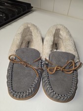 Minnetonka Cally Charcoal Grey Suede Faux Fur Moccasin Slippers Womens size 7