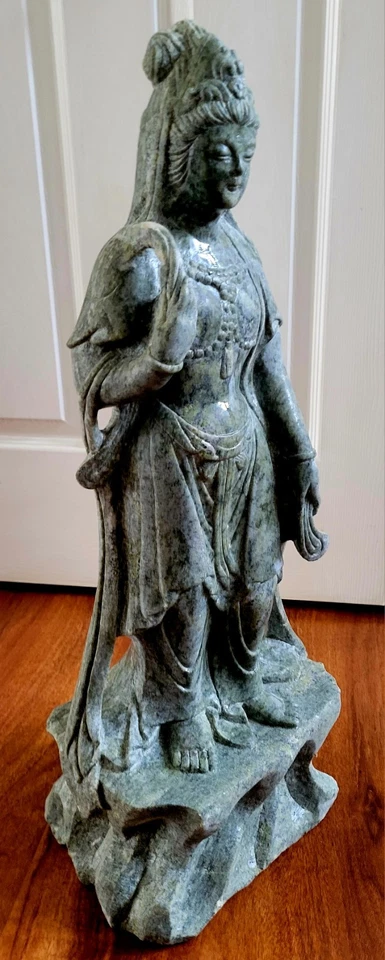 Китайская статуя Гуань Инь большая 28 дюймов 50 фунтов зеленый камень змеевик? Редкая статуэтка! - Изображение 4 из 4