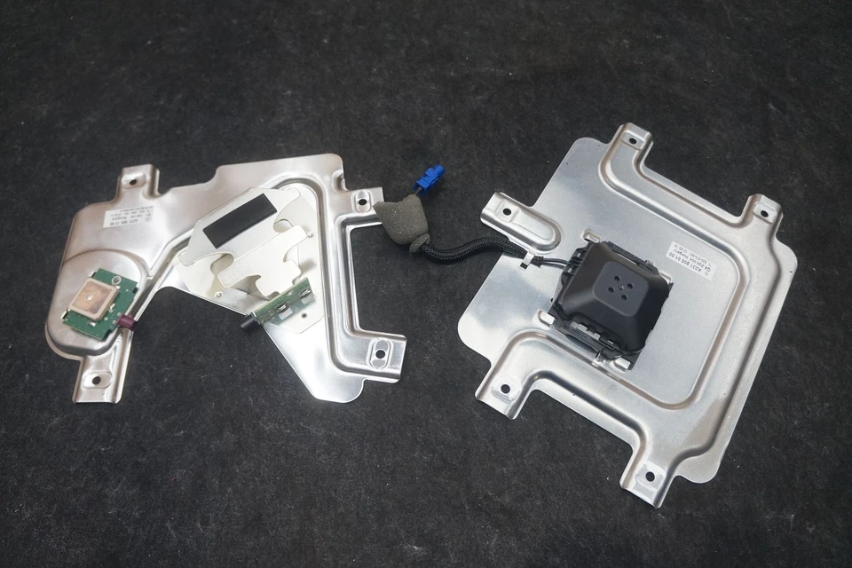 Juego 2 Antenas Radio Satelital GPS Satelital 2319051300 2319050100 Mercedes SL550 R231 2014 Foto 2 de 4