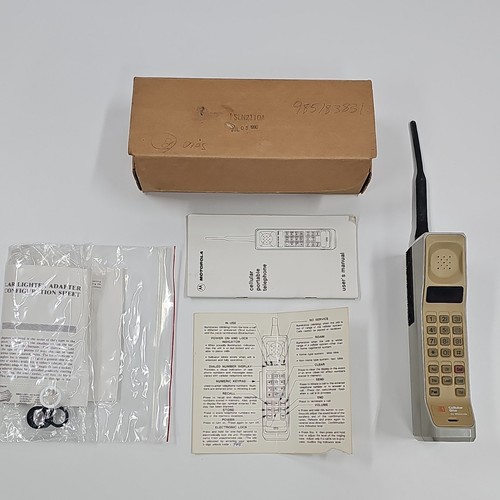 Motorola Cellular One FSLN2110A 2G Bar Cell Phone Beige Gray with Accessories