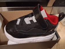 Jordan Max Aura 2 TD Sneaker Black/White/Red 6C CN8096-006 Mid Top