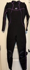 Bare 3/2mm Nixie Women's full wetsuit, size 10 EUC
