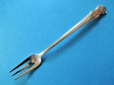 Lunt English Shell Sterling Silver Seafood/Cocktail Fork 5 5/8" NO MONO