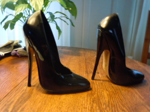 Vintage Fetish approx. 7inch high heel stiletto black patent pumps 41EU 8UK 11US