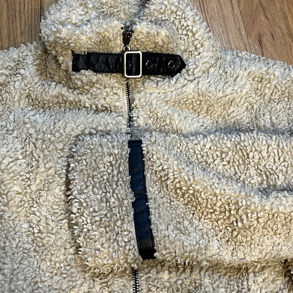 Chaqueta de peluche de piel sintética Madden Girl talla S/P ribete de cuero sintético marrón claro tostado Foto 2 de 4