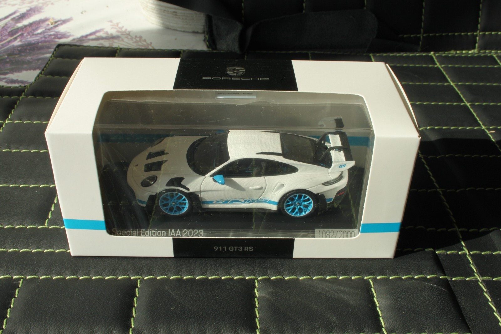 Picture 1 of 2