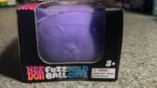 NeeDoh Fuzz Ball Wild Cats AKSAMITNA ŚCISKAWKA Sensoryczny stres Fidget Zabawka - FIOLETOWA!!