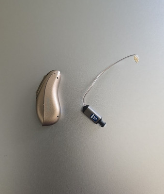 1- AUDEO LUMITY L90-RL HEARING AID.  MILD TO SEVERE HEARING LOSSES.