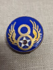 Insigne émaillé 8éme Air Force US WW2 (1)