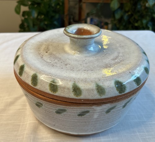 Vintage Ann Rennie Pottery Covered Casserole Bowl, 79 - Beauty- Signed