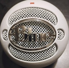Blue Snowball USB White Condenser Microphone Cardioid/Omni Modes Plug Play
