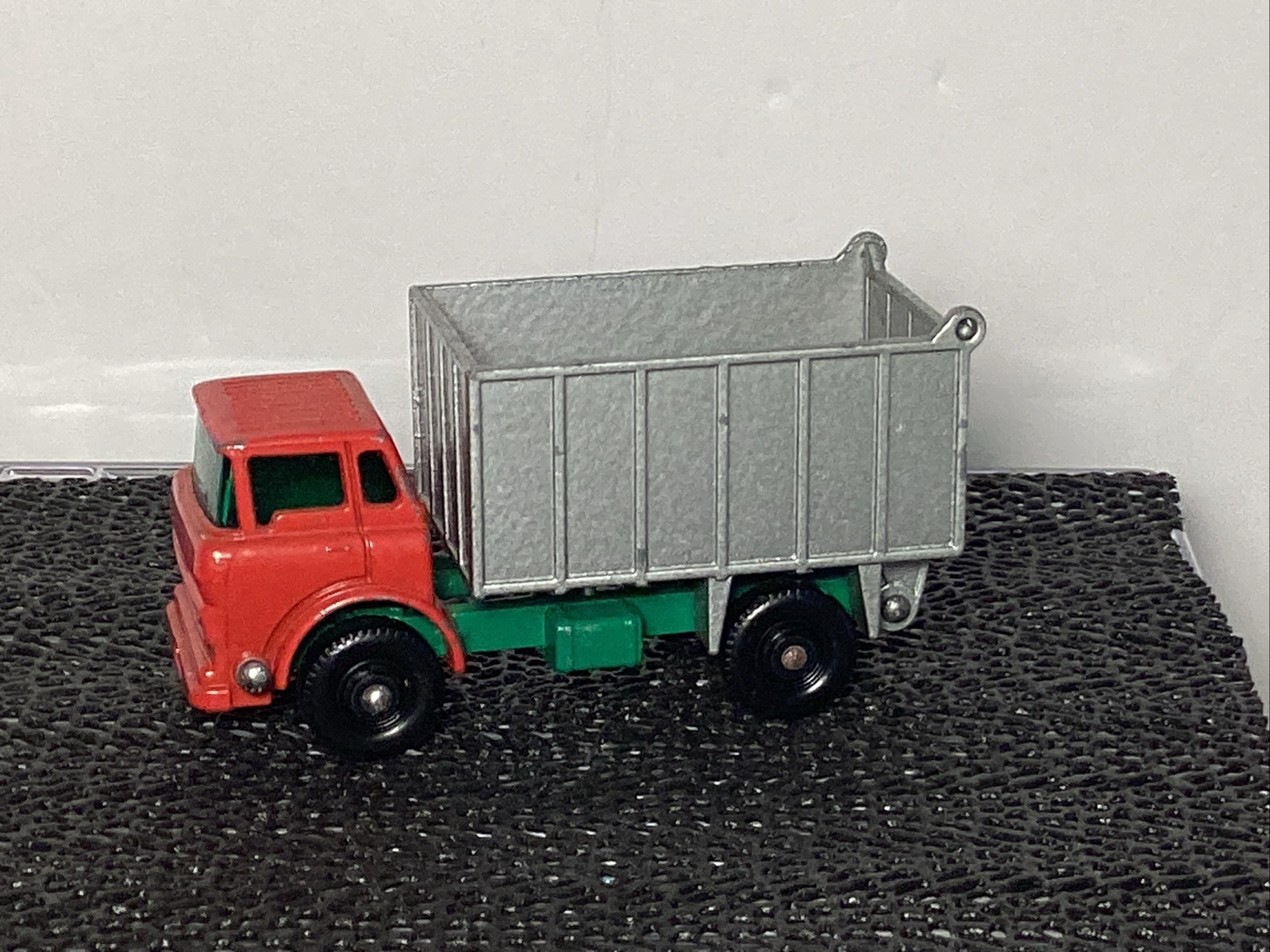 999957_4