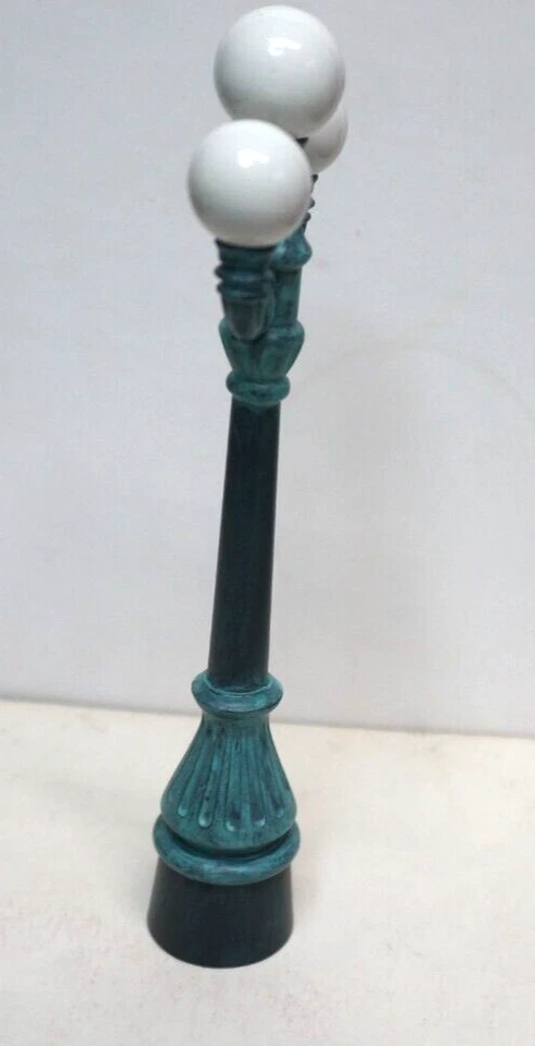 Hallmark Street Lamp Accessories for Model Trains 1999 - Image 2 of 4