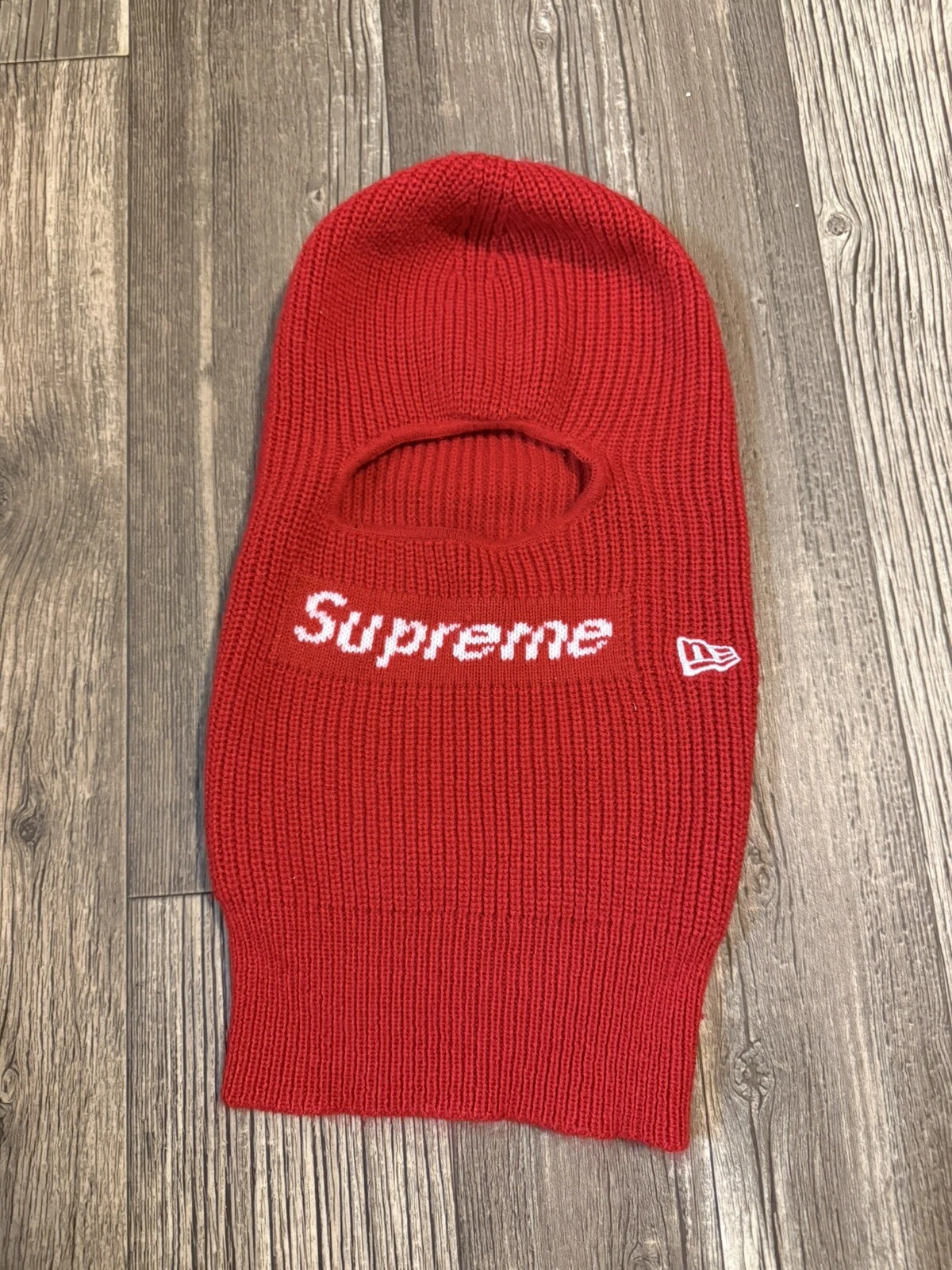 Supreme x New Era boîte logo cagoule FW21 (FW21BN58) taille unique