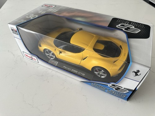 NEW 1/18 MAISTO Special Edition Ferrari 296 GTB YELLOW - Picture 5 of 8