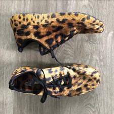 skechers burst hit the town