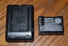 Olympus BCM-2 Charger PS-BLM1 Battery for E-520 Digital Camera working vg