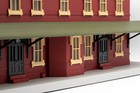 MTH 30-90094 Rail King Dark Red Stone Passenger Station & Dual Platforms TESTED — photo 7