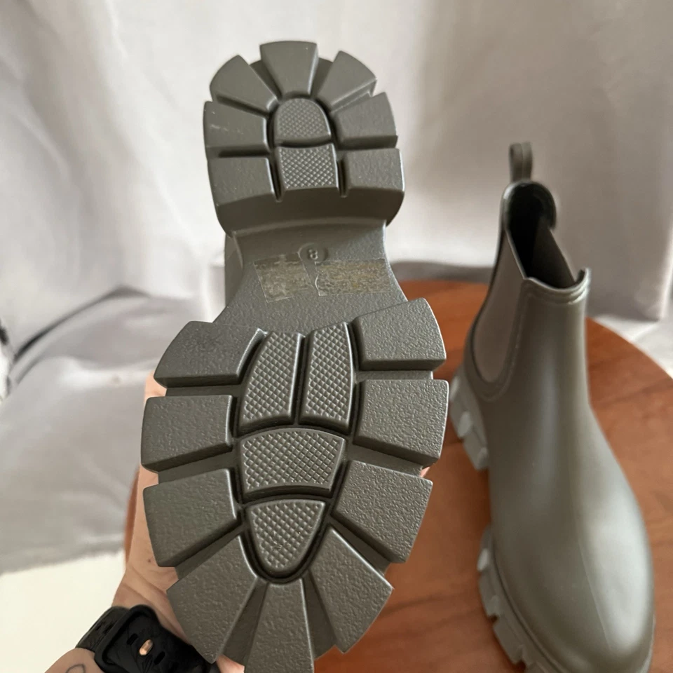 Botas de chuva Jeffrey Campbell CLOUDY Chelsea plataforma sola verde oliva W 8 - Imagem 3 de 4