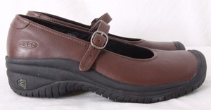 keen slip resistant shoes womens