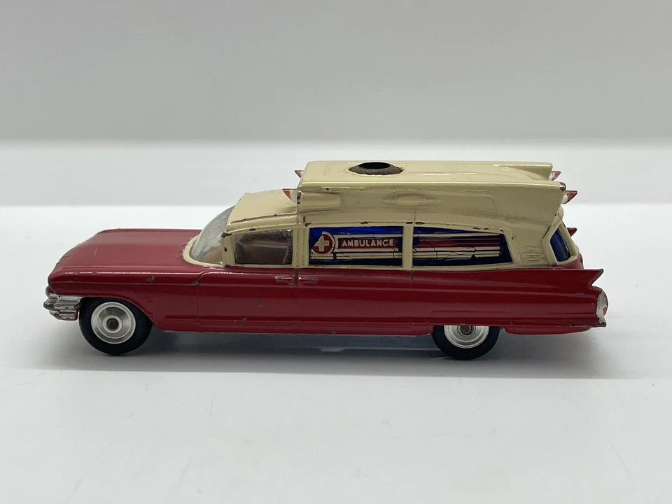 Lot of 2 Corgi Major Toys 1142 Holmes Wrecker & 437 Cadillac Superior Ambulance - Image 3 of 4