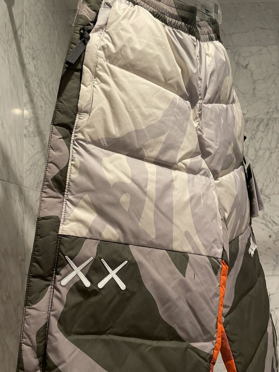 XS) KAWS x The North Face Retro 1996 Nuptse Pants 'Moonlight XS) KAWS x The North Face Retro 1996 Nuptse Pants 'Moonlight