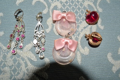 Lot of 2 Vintage Earrings - Picture 2 of 2