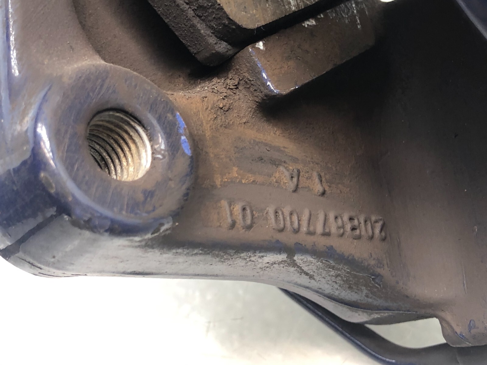 2014-2020 MASERATI GHIBLI LEFT DRIVER REAR BRAKE CALIPER BREMBO W/ PADS OEM.