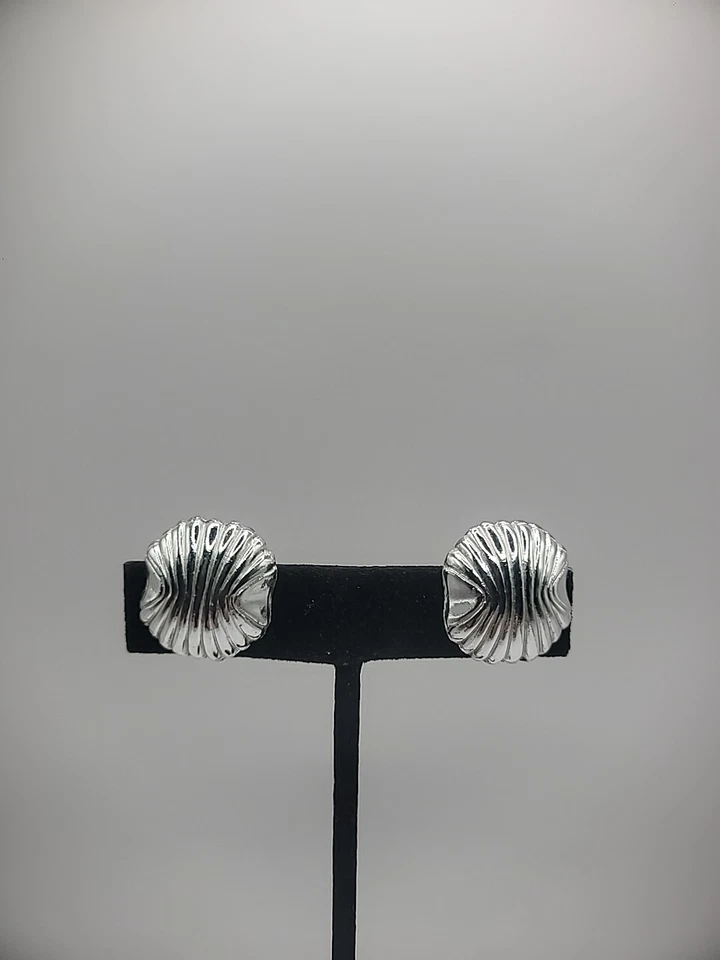 Vintage Earrings Clip On Huggie Silver Tone Shell Ribbed Jewelry Costume - Image 2 of 4