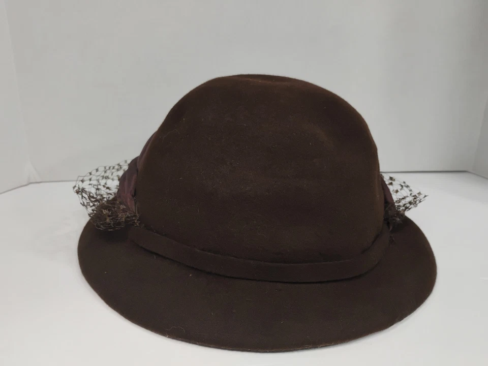 VTG Mallory Fur Felt Cloche Hat w/ Veil Satin Wrap 1940s G. Fox & Co. Hartford - Image 4 of 4