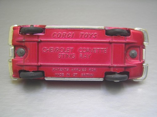 Corgi Toys 310 Chevrolet Corvette String Ray made in Gt Britain 1/43 scale NM - Picture 9 of 9