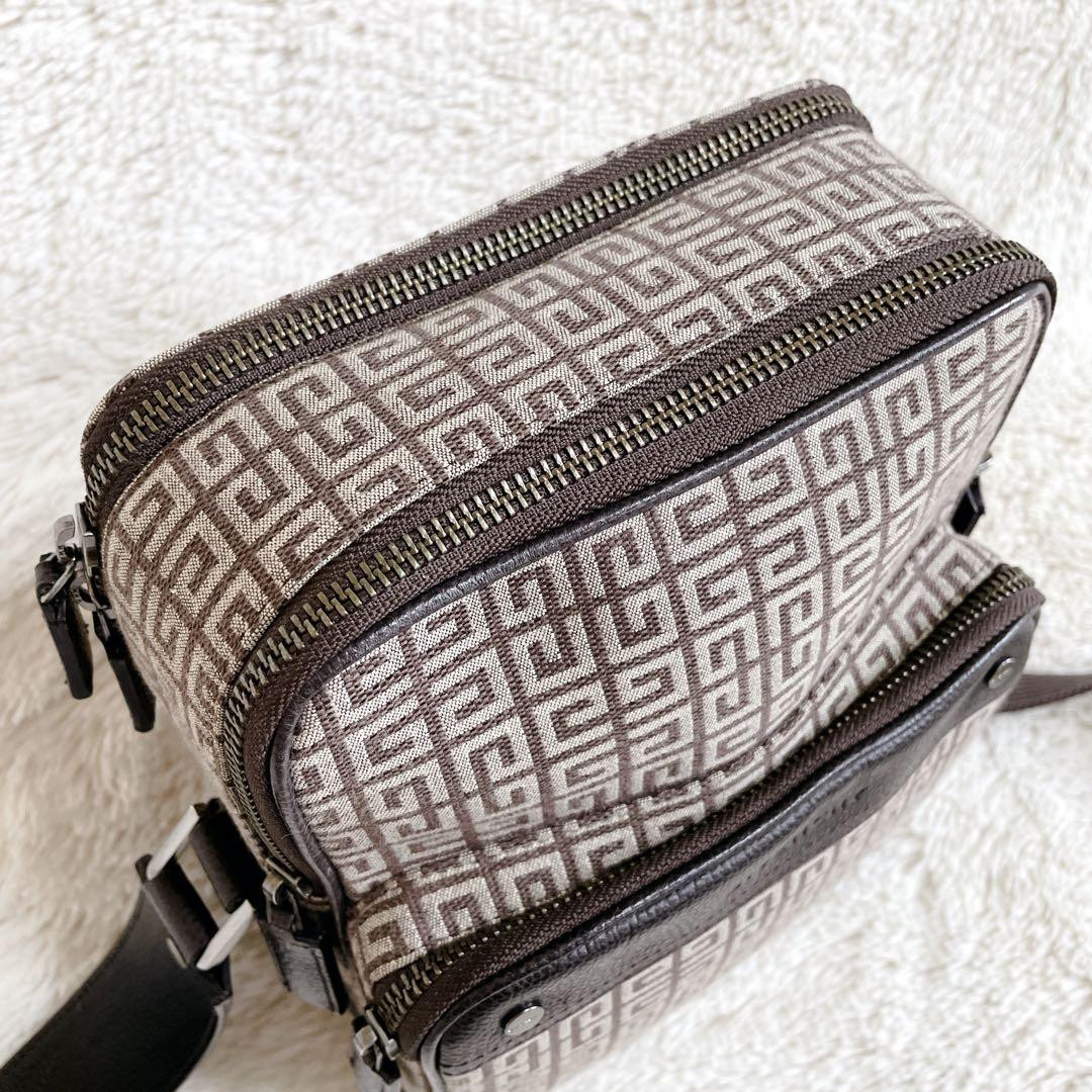 GIVENCHY ボックス型 ハンドバッグ　美品 v1600-01_bag.jpg