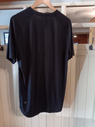 Lululemon Men's Black Short Sleeve Shirt, Size XL - Picture 6 of 11