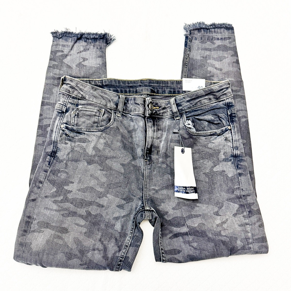 Zara Mid Rise Skinny Camouflage Patterned Print Denim Jeans Raw Hem Size 40 US8 image 4