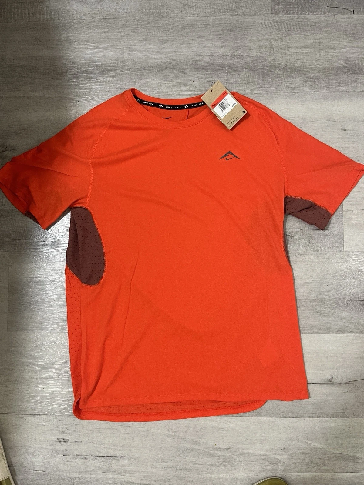 Nike Dri-Fit Trail Solar Chase Gym Running Shirt Red Orange Men Large HJ3580-633
Opens in a new wind
