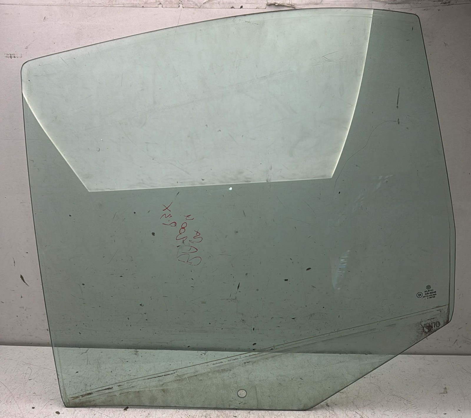 VETRO SCENDENTE POSTERIORE SINISTRO PER VOLKSWAGEN Bora Berlina (98>05)