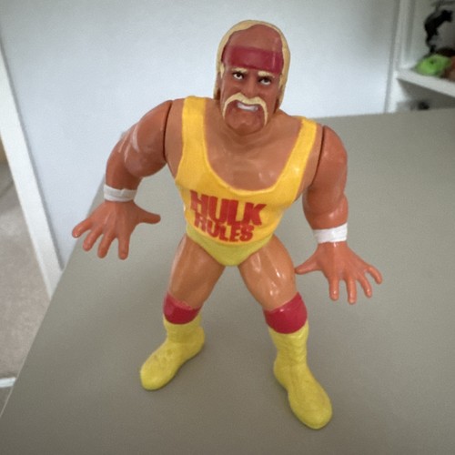 Hulk Hogan WWF Hulk Rules Action Figure Hasbro 199...