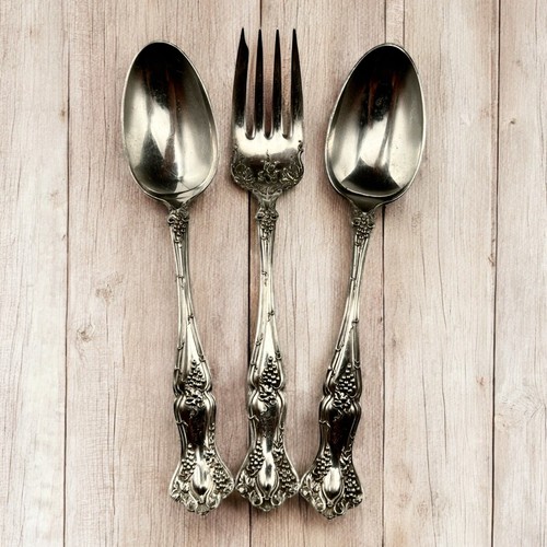 1847 ROGERS BROS A1 Vintage SILVERPLATE FLATWARE 2 SPOON Meat FORK Grape 3pc LOT - Picture 7 of 24