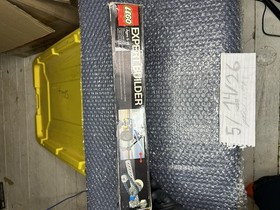 LEGO TECHNIC: Dragster (8847) Used For Display