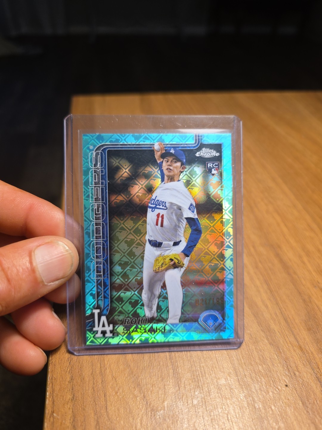 2025 Topps Chrome - Roki Sasaki #217 Aqua Refractor /199 (RC)