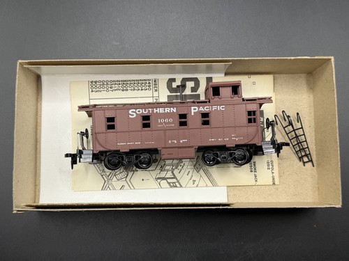 De colección 1251 HO Southern Pacific Acero Cupola Caboose #1060 Kadees HO0800 | Zustand: New