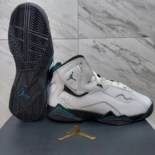 Jordan True Flight White Black Oxidized Green 343795 133 GS SZ 5.5Y Women's 7